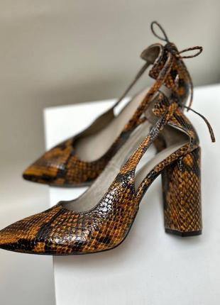 Эксклюзивные туфли лодочки из итальянской кожи женские на каблуке3 фото