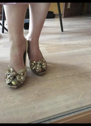 Італійські літні жіночі туфлі шкіряне взуття