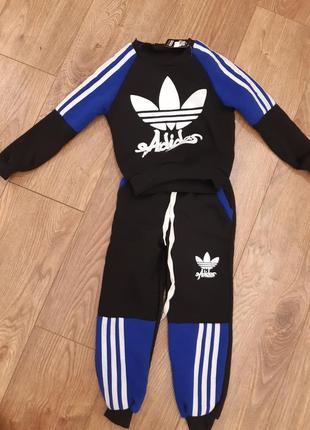 Спортивний костюм утеплений для хлопчиків на вік 4-5 років