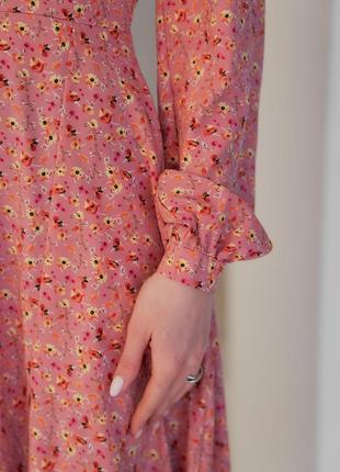 Весеннее розовое платье для девушек с цветами длины ниже колен 42-44, 44-46, 46-484 фото