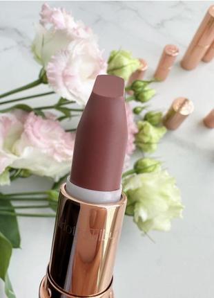 Матова помада charlotte tilbury matte revolution - pillow talk medium