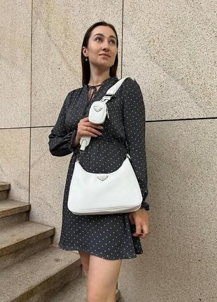 Женская сумка prada big re-edition white прада маленькая сумка на плечо красивая, легкая сумка из эко-кожи8 фото