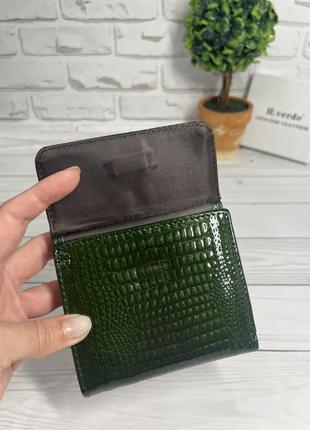 Зеленый кожаный кошелек2 фото