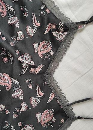 Шикарна атласна піжамка з гарними розрізами.4 фото