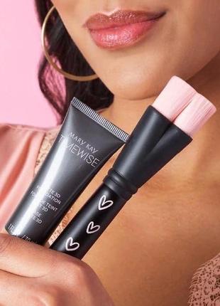 Кисть для нанесения тональной основы мерикей мери кей2 фото