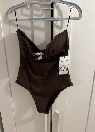 Слитный купальник zara. размер л.