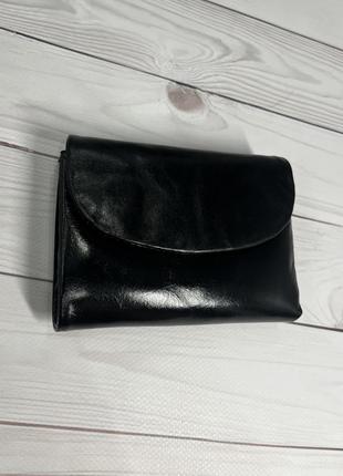 Невеликий шкіряний жіночий чорний гаманець8 фото