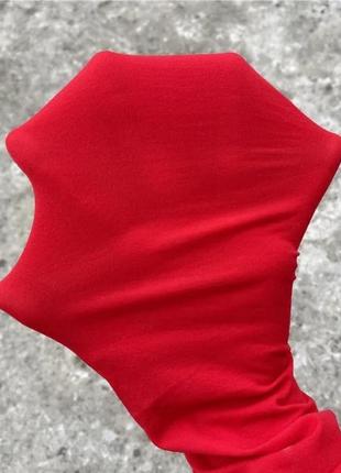 Красные колготки