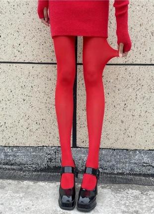 Красные колготки