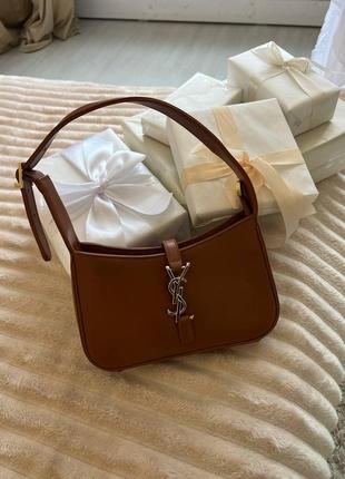 Жіноча сумка із еко-шкіри ysl hobo ив сен лоран хобо saint laurent black classic bow tie коричневого кольору молодіжна, брендова сумка7 фото