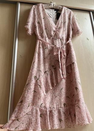 Платье миди шифоновое платье воланы рюши цветочный принт пудровое нарядное1 фото