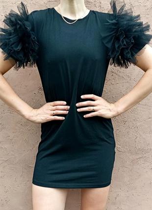 Ефектне плаття футболка з рукавами обьемными