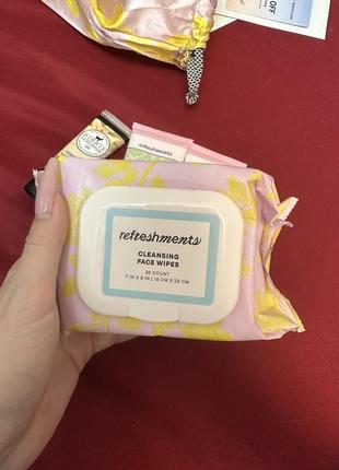 Refreshments cleansing face wipes