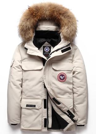 Очень тёплая мужская зимняя куртка пуховик аляска с меховой опушкой, бежевая