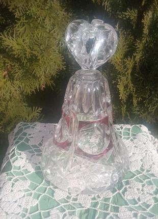 Продам хрустальный  колокольчик с сердечками.