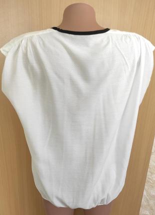 Ніжна біла легка легка блузка з запахом2 фото