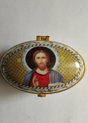 Порцелянова шкатулка