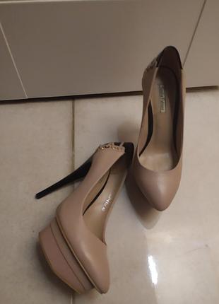 Кожаные туфли nude 39-39.5 sasha fabiani