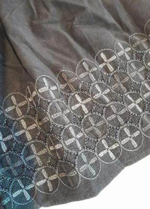 Черная вельветовая юбка с вышивкой и бисером marks & spencer7 фото