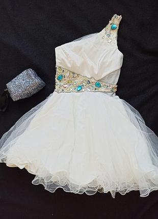 Плаття на дівич вечір або випускне плаття