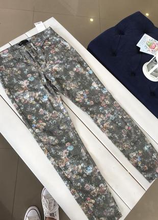 Mango тонкие брюки джинсы с принтом барокко распродаж2 фото
