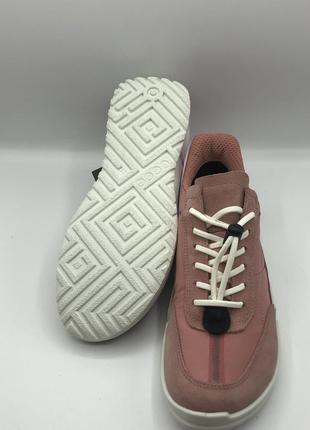 Оригінальні кросівки жіночі на системі gore tex шкіряні в розмірі 35 від бренду ecco4 фото