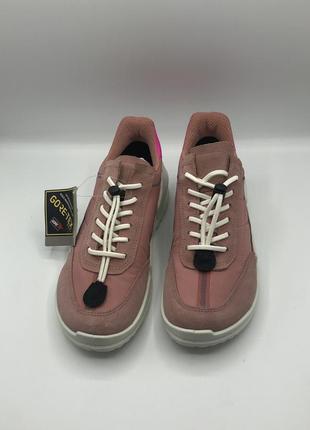 Оригінальні кросівки жіночі на системі gore tex шкіряні в розмірі 35 від бренду ecco6 фото