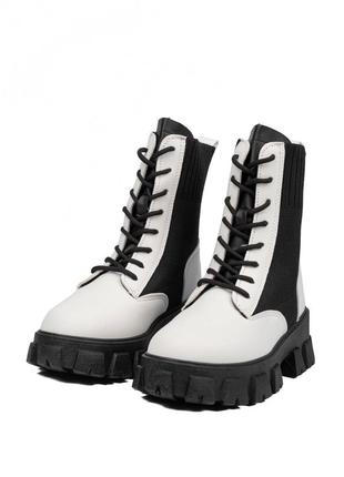 Черно-белые ботинки на платформе3 фото