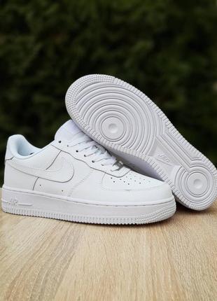 Жіночі шкіряні кросівки nike air force 1 білі літні кросівки найк аір форс2 фото