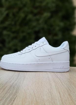 Жіночі шкіряні кросівки nike air force 1 білі літні кросівки найк аір форс3 фото