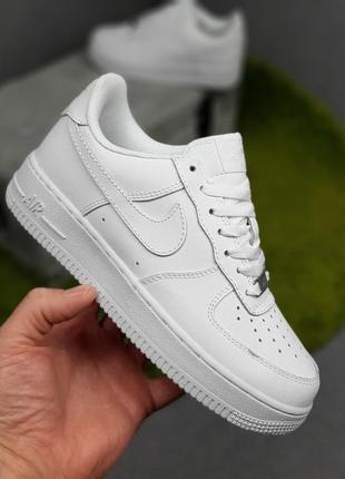 Жіночі шкіряні кросівки nike air force 1 білі літні кросівки найк аір форс1 фото