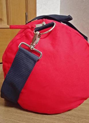 Спортивна сумка tommy hilfiger. оригінал. куплена в сша.6 фото