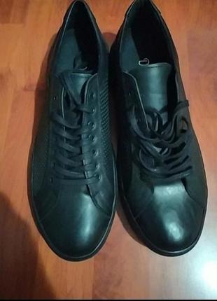 Кросівки шкіряні