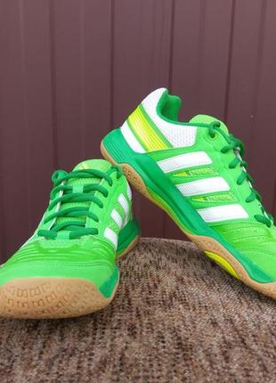 adidas court stabil 10.1