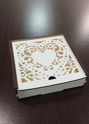 Подарункова коробка "валентинка" karmen біла1 фото