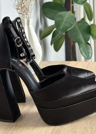 Жіночі атласні туфлі