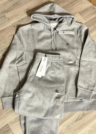 Костюм calvin klein розмір s