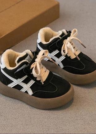 Детские утеплённые кроссовки