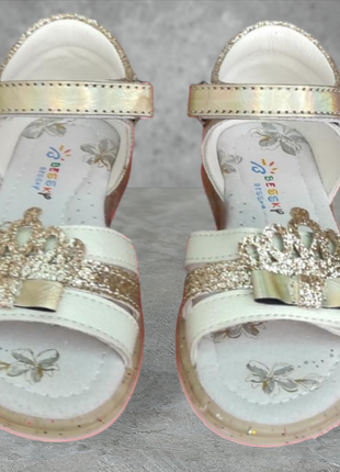 Босоножки с пяткой сандалии для девочки золото, бежевые корона6 фото