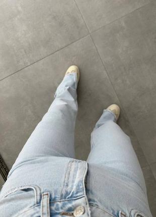 Качественные голубые джинсы с внутренними разрезами ❤️ женские светлые джинсы ❤️ штани джинси3 фото