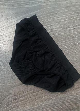 Безшовні трусики