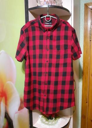 Стильна теніска в клітку