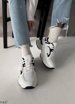 Зручні кросівки на кожен день
☑ колір: білий+темно-синій, екошкіра/текстиль8 фото
