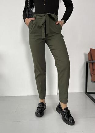 Брюки брюки женские мом с поясом классические черные зеленые хаки коричневые бежевые весенние на весну демисезонные базовые деловые нарядные повседневные2 фото