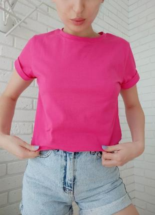 Женская базовая однотонная футболка с воротником малина2 фото