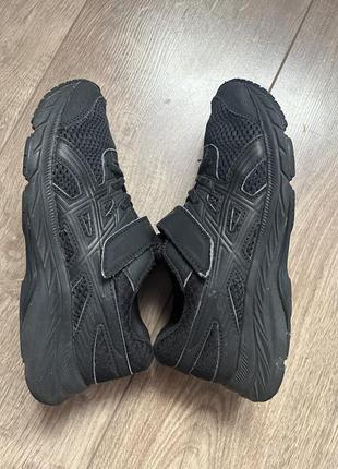 Кроссовки asics