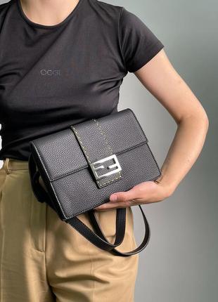 👜 fendi flat baguette black leather 4