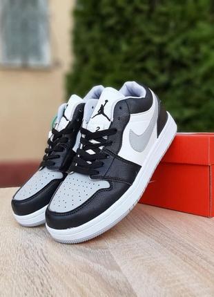 Женские кроссовки nike air jordan 1 low white black grey джордан серого с белым и черным цветов