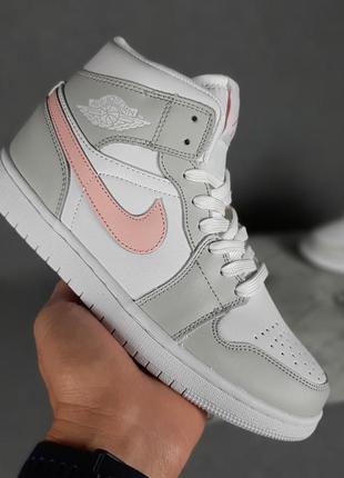 Женские кроссовки nike air jordan 1 retro white grey pink джордан белого с серым и розовым цветом