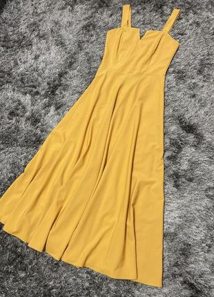 Дуже гарна сукня міді